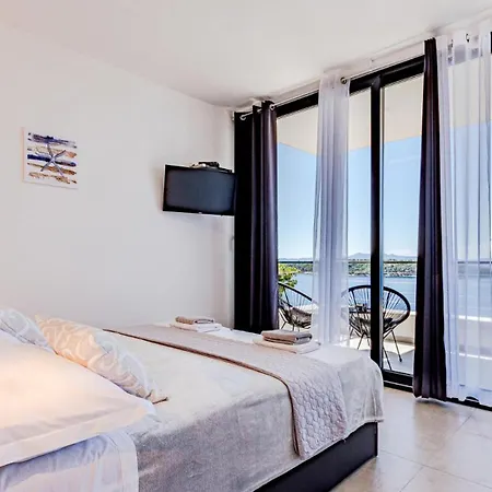 Evia By Guide Smokvica