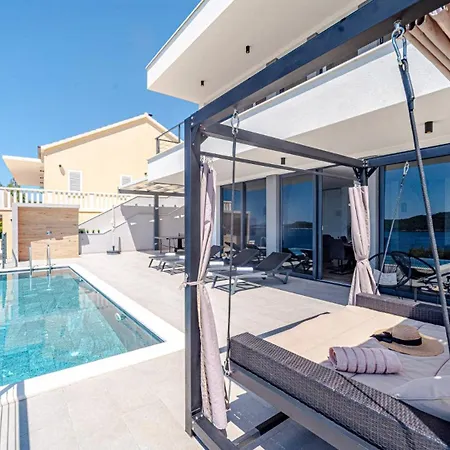 Evia By Guide